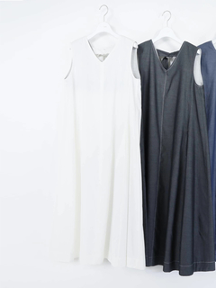 専用です♪新品ブランベールBLANCVERT LaNATUREワンピース11 blancvert ブランベール ワンピース ネイビー - メルカリ